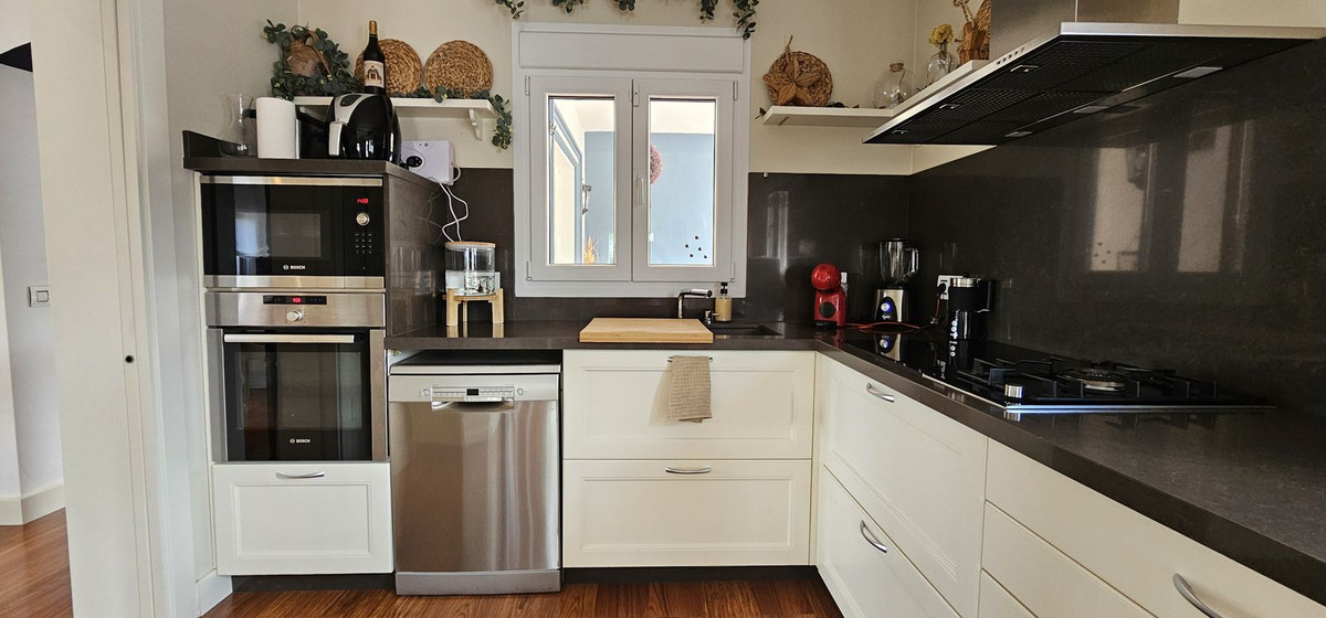 Se vende Villa - Chalet de 3 dormitorios en Costa Del Sol, Málaga, España