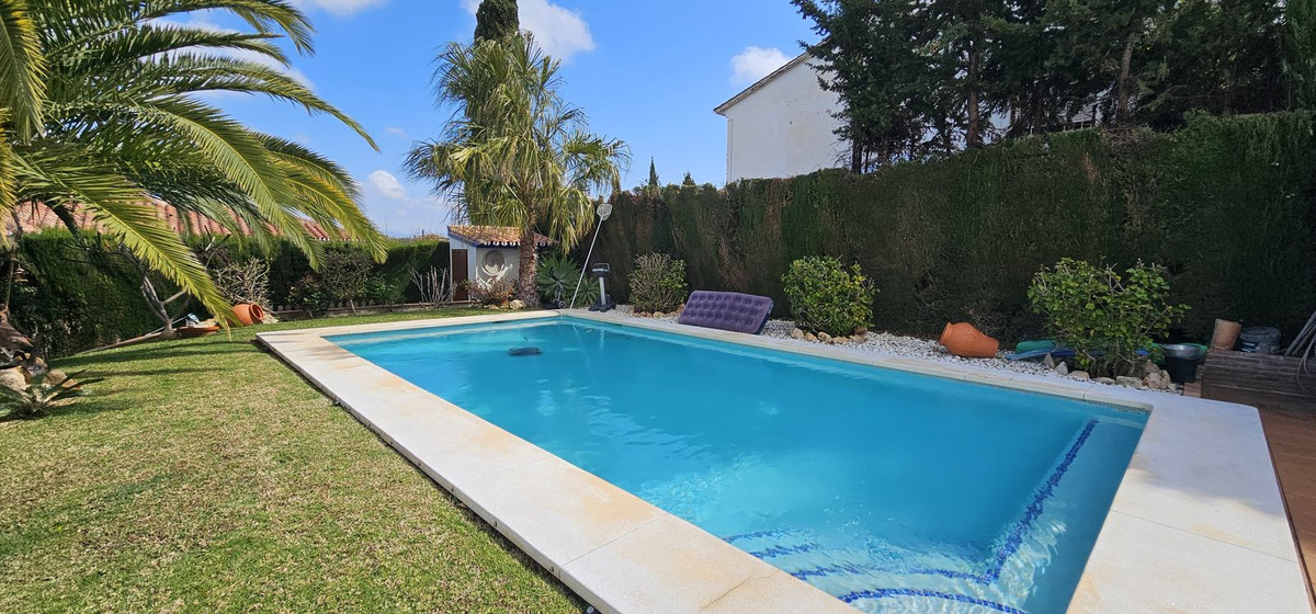 Se vende Villa - Chalet de 3 dormitorios en Costa Del Sol, Málaga, España