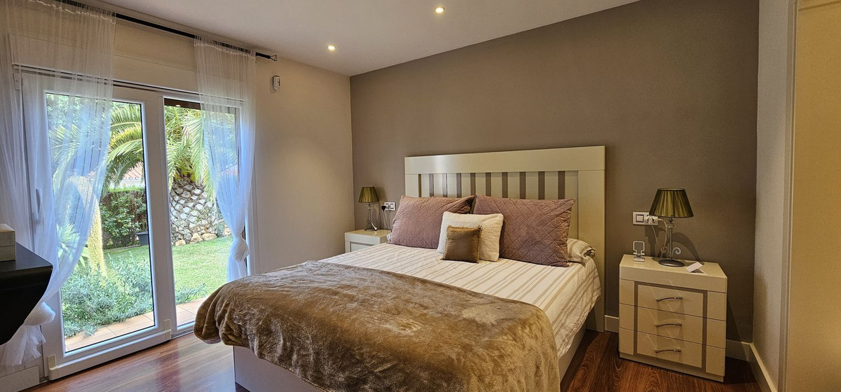 Se vende Villa - Chalet de 3 dormitorios en Costa Del Sol, Málaga, España