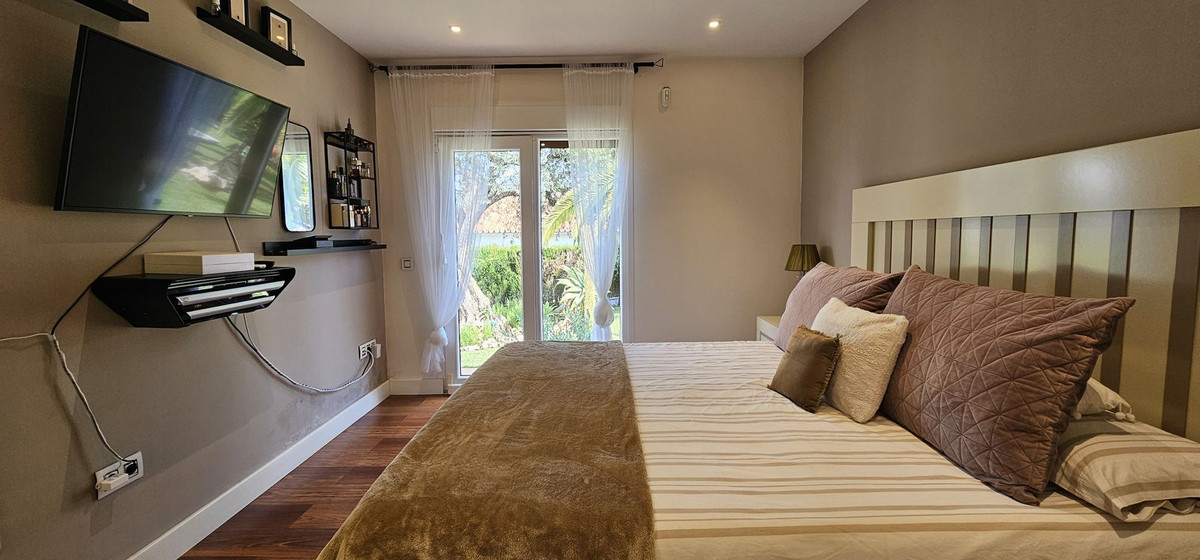 Se vende Villa - Chalet de 3 dormitorios en Costa Del Sol, Málaga, España