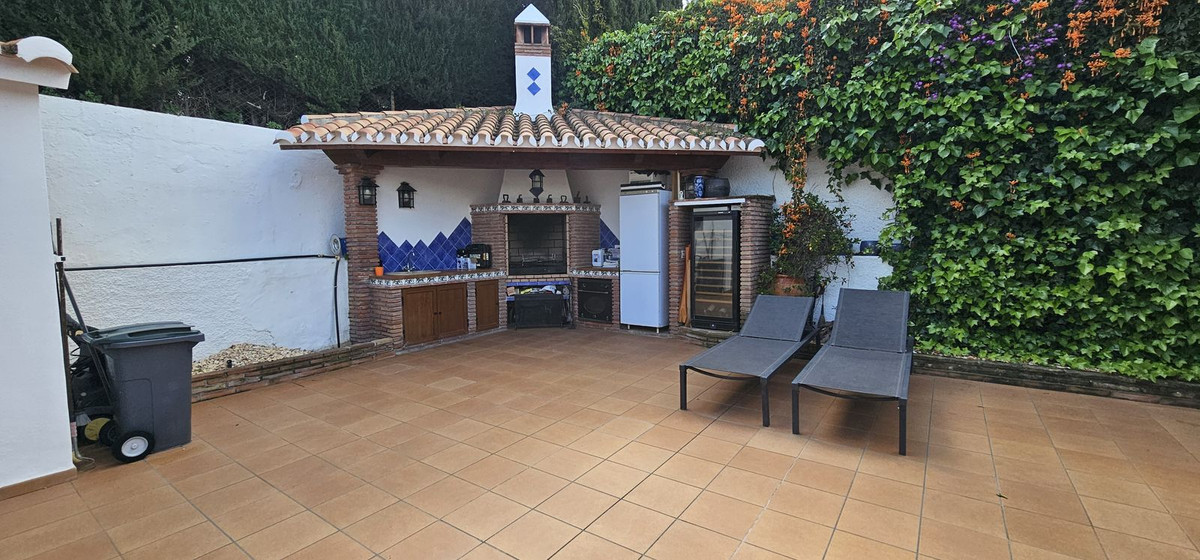 Se vende Villa - Chalet de 3 dormitorios en Costa Del Sol, Málaga, España