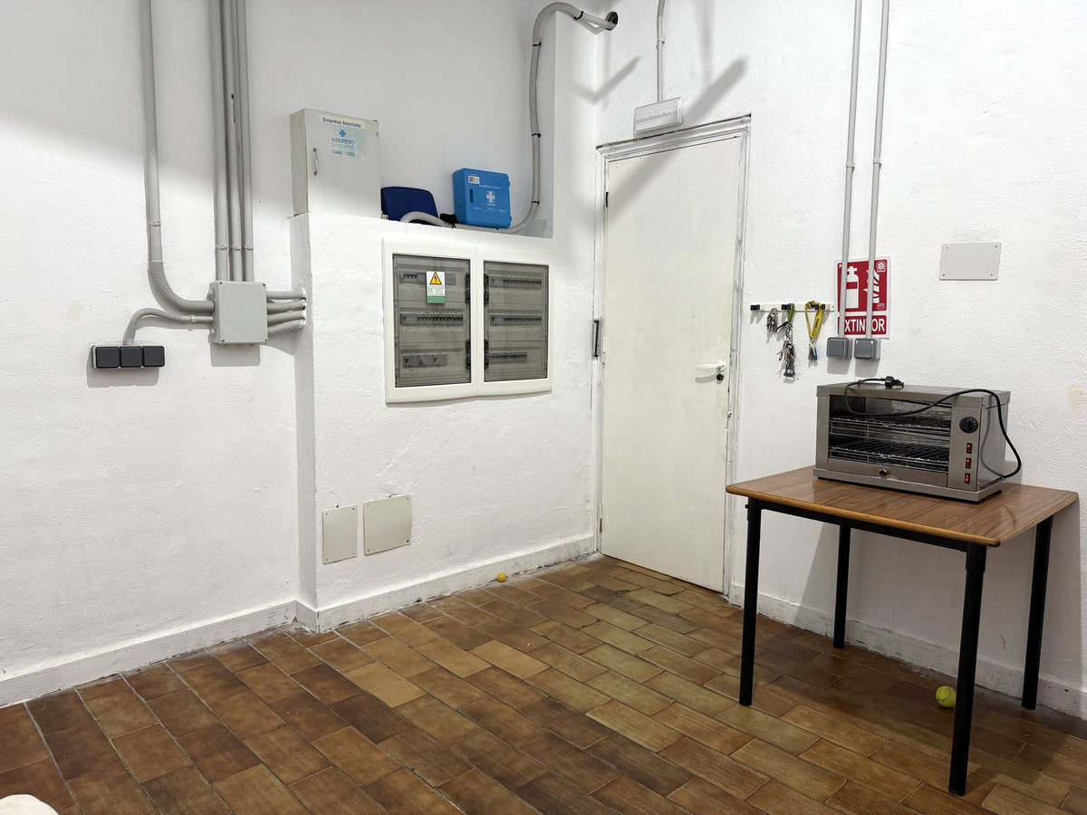 Commercial unit for sale in Marbella Costa Del Sol, Málaga, Spain