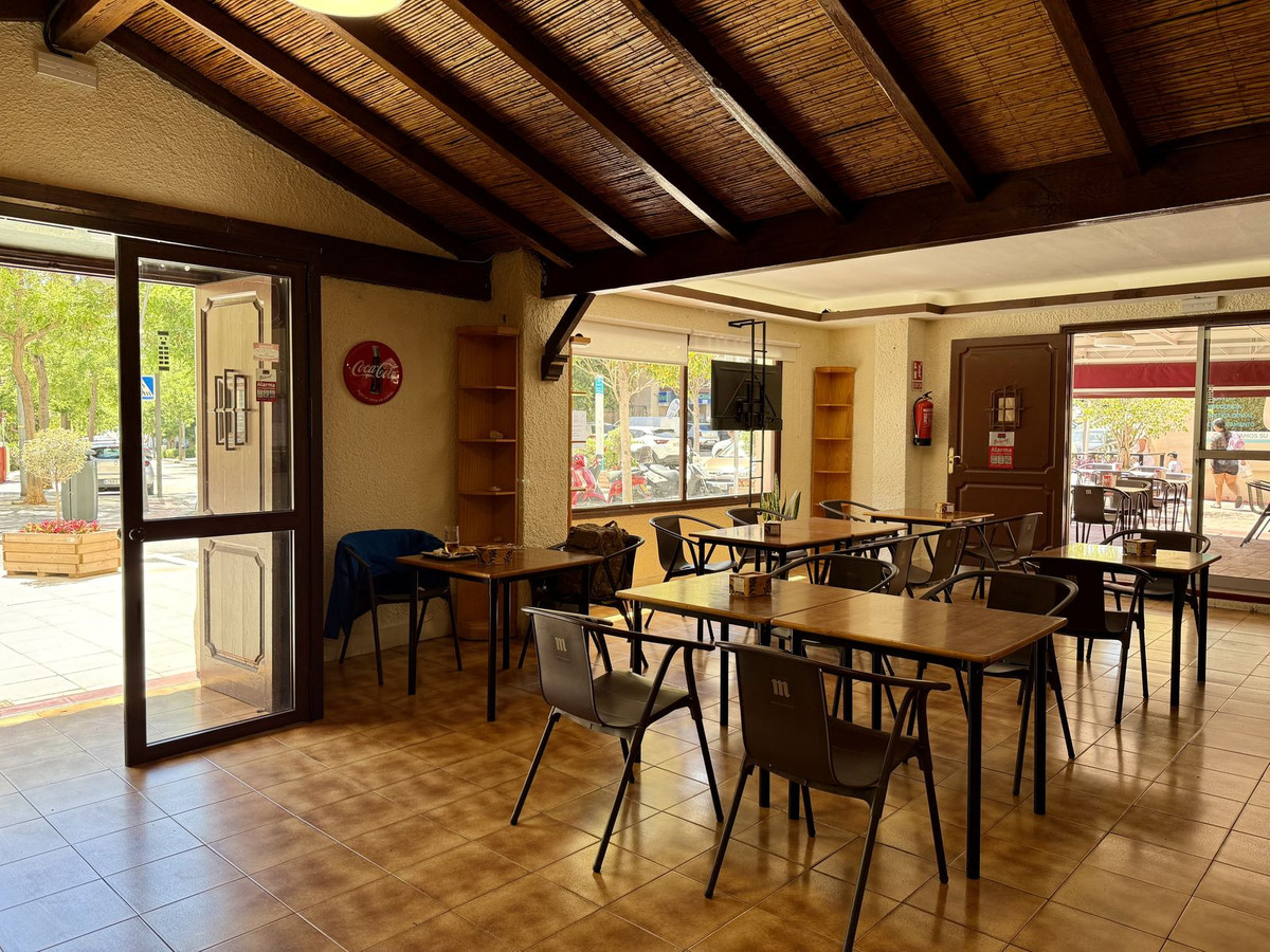 Commercial unit for sale in Marbella Costa Del Sol, Málaga, Spain