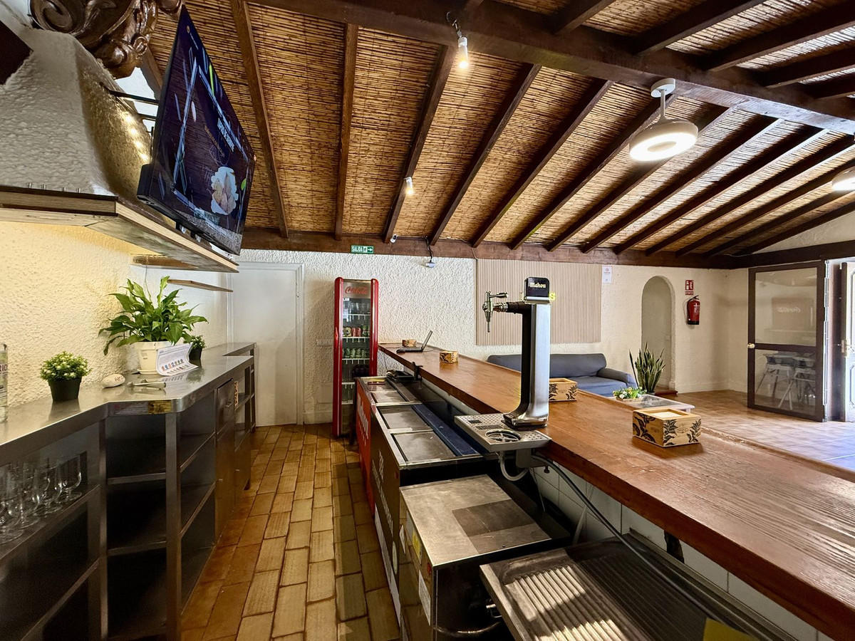 Commercial unit for sale in Marbella Costa Del Sol, Málaga, Spain