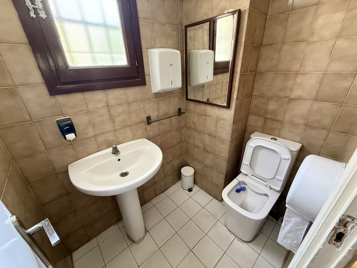 Commercial unit for sale in Marbella Costa Del Sol, Málaga, Spain