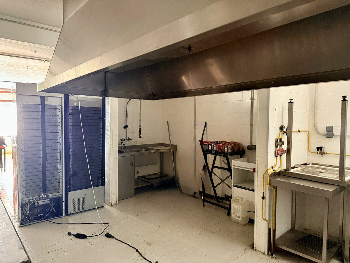 Commercial unit for sale in Marbella Costa Del Sol, Málaga, Spain