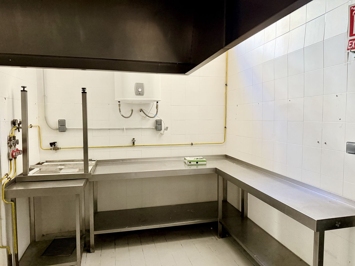 Commercial unit for sale in Marbella Costa Del Sol, Málaga, Spain