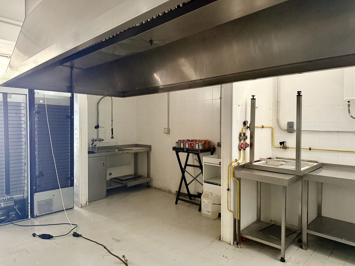Commercial unit for sale in Marbella Costa Del Sol, Málaga, Spain