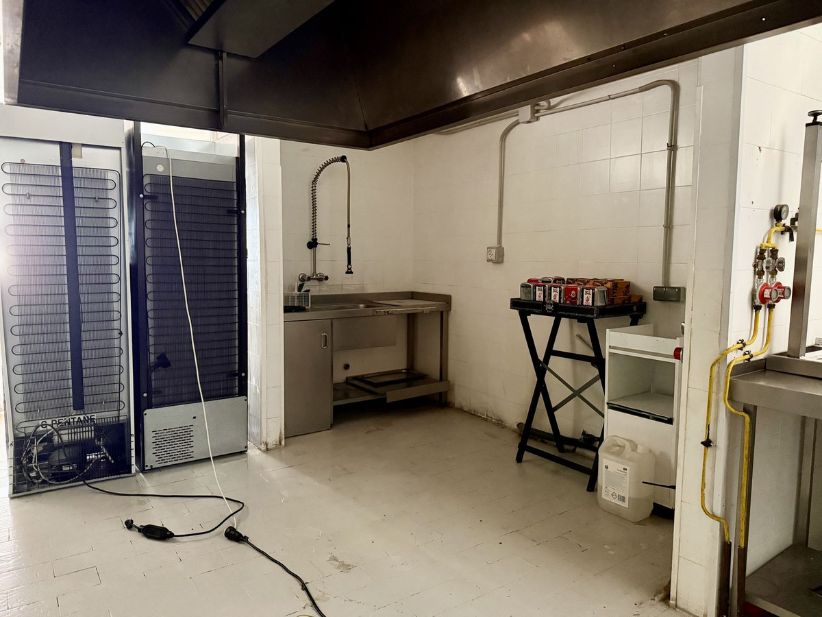 Commercial unit for sale in Marbella Costa Del Sol, Málaga, Spain