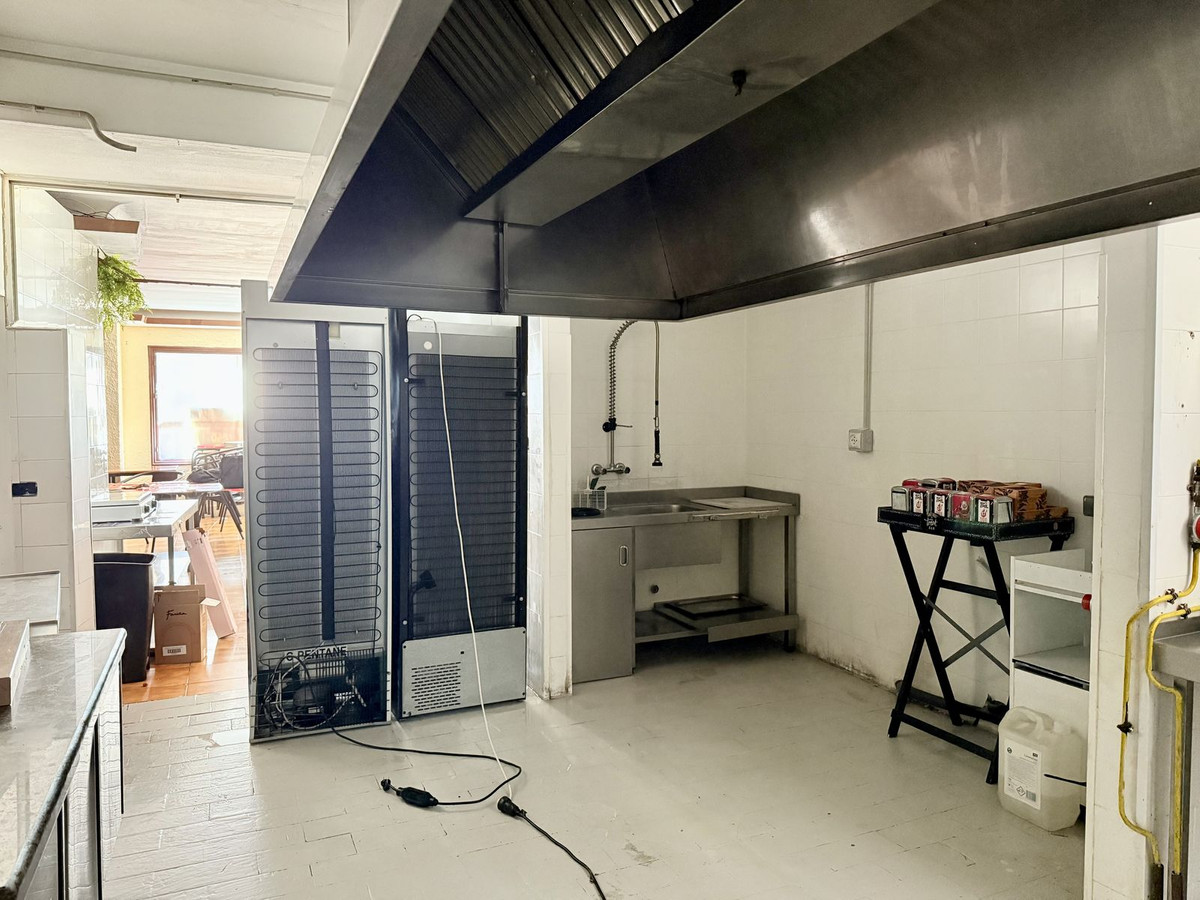 Commercial unit for sale in Marbella Costa Del Sol, Málaga, Spain