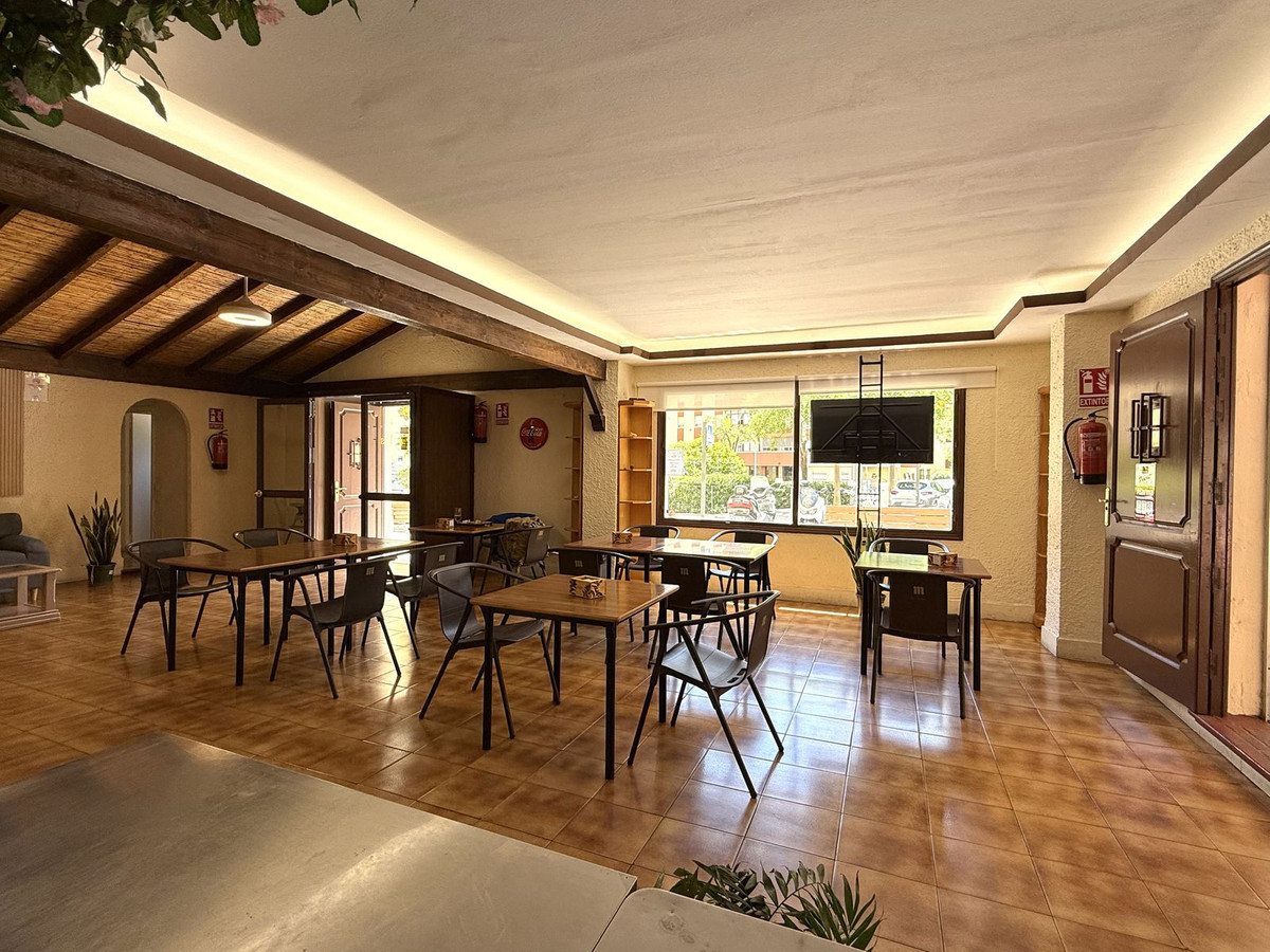 Commercial unit for sale in Marbella Costa Del Sol, Málaga, Spain