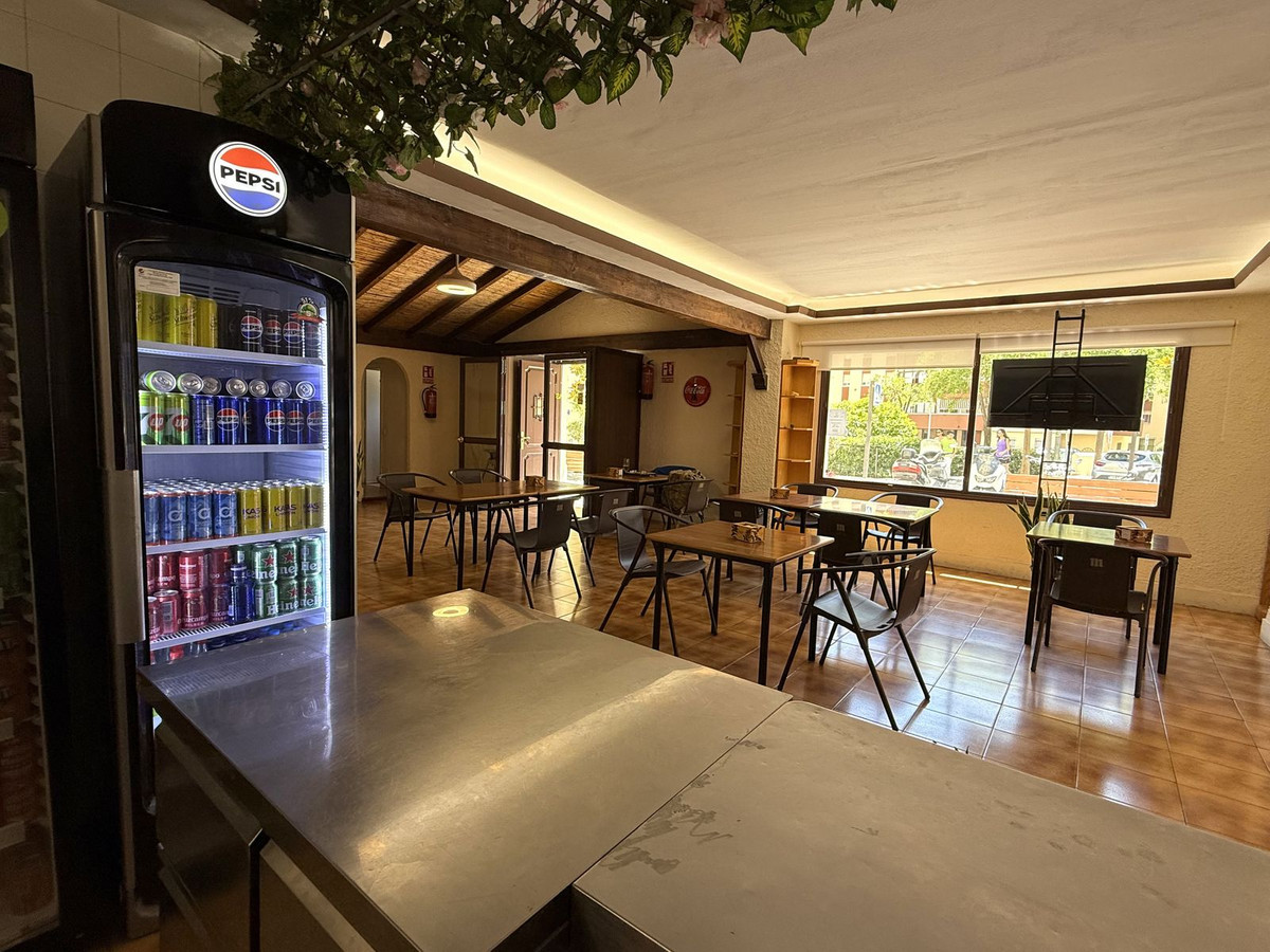 Commercial unit for sale in Marbella Costa Del Sol, Málaga, Spain
