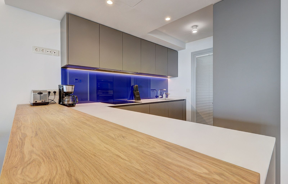 2 Bed Apartment for sale in Fuengirola Costa Del Sol, Málaga, Spain