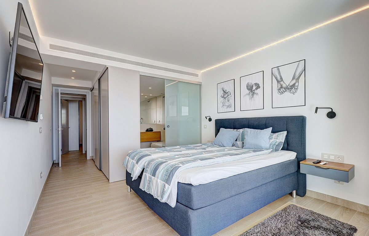 2 Bed Apartment for sale in Fuengirola Costa Del Sol, Málaga, Spain