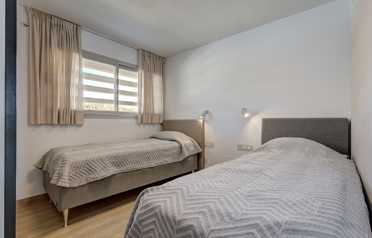 2 Bed Apartment for sale in Fuengirola Costa Del Sol, Málaga, Spain