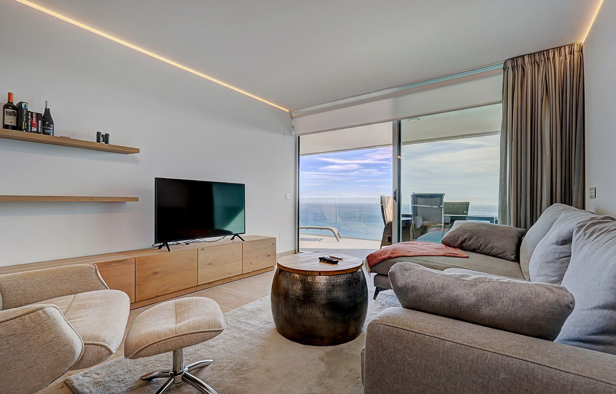 2 Bed Apartment for sale in Fuengirola Costa Del Sol, Málaga, Spain