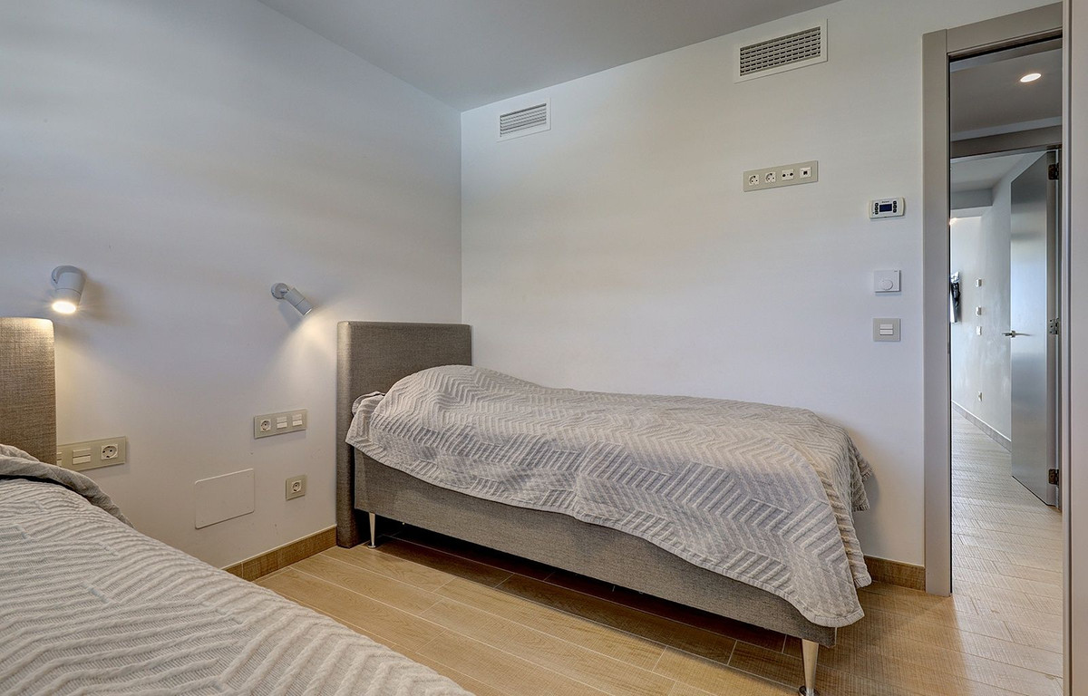 2 Bed Apartment for sale in Fuengirola Costa Del Sol, Málaga, Spain