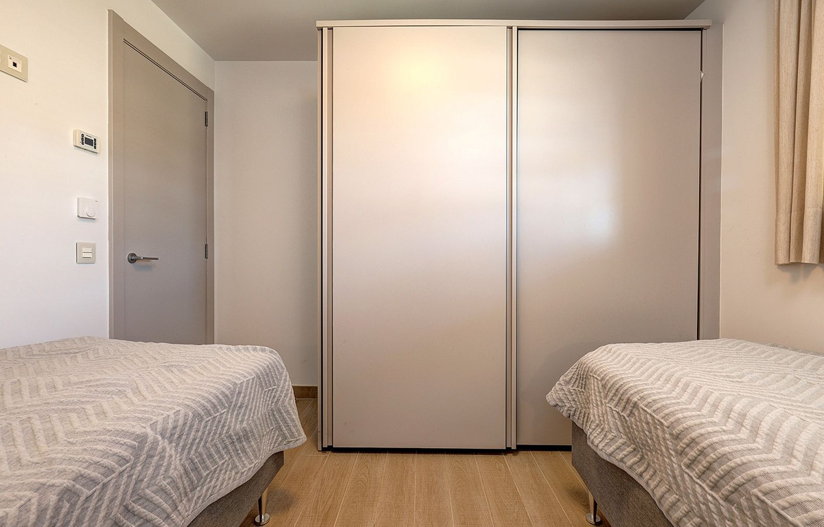 2 Bed Apartment for sale in Fuengirola Costa Del Sol, Málaga, Spain