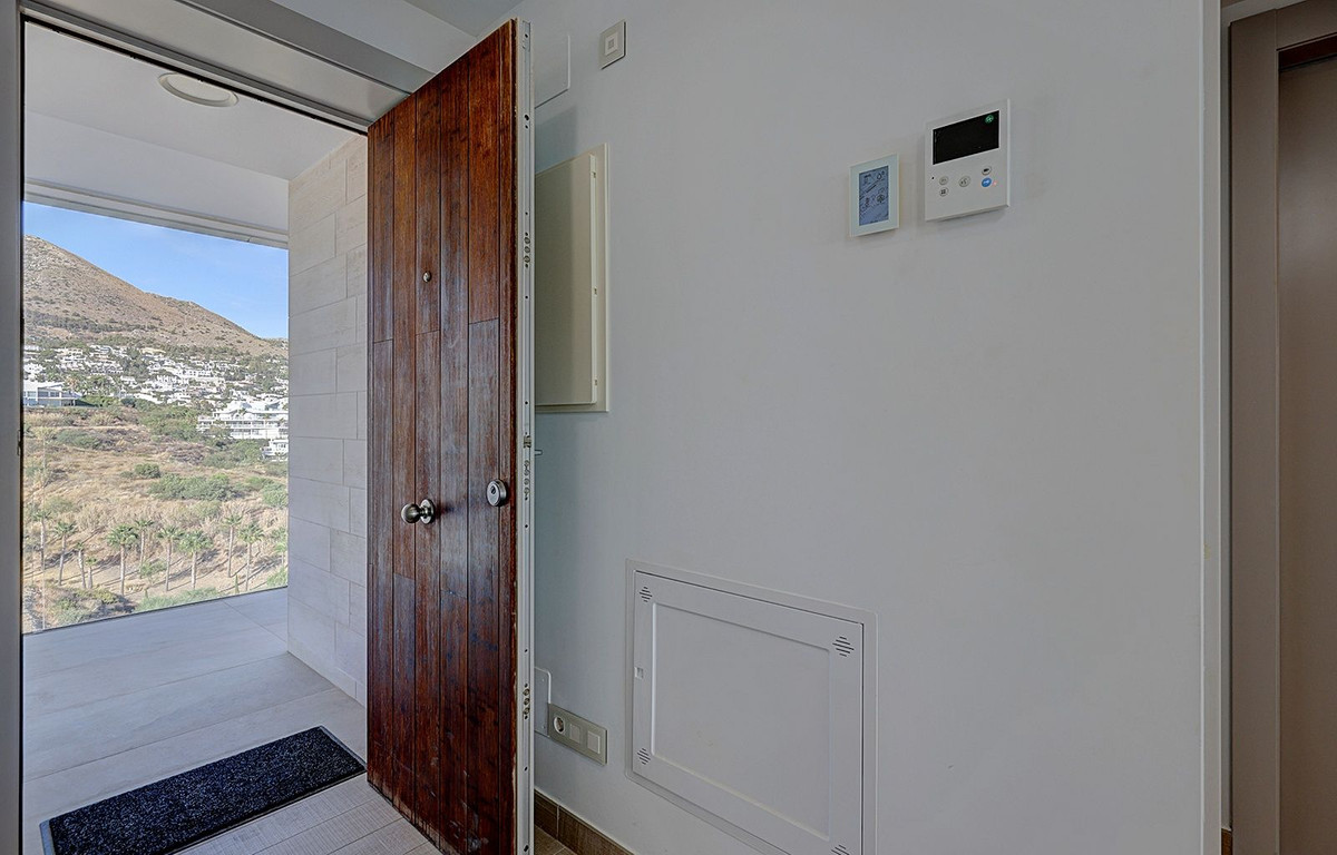 2 Bed Apartment for sale in Fuengirola Costa Del Sol, Málaga, Spain