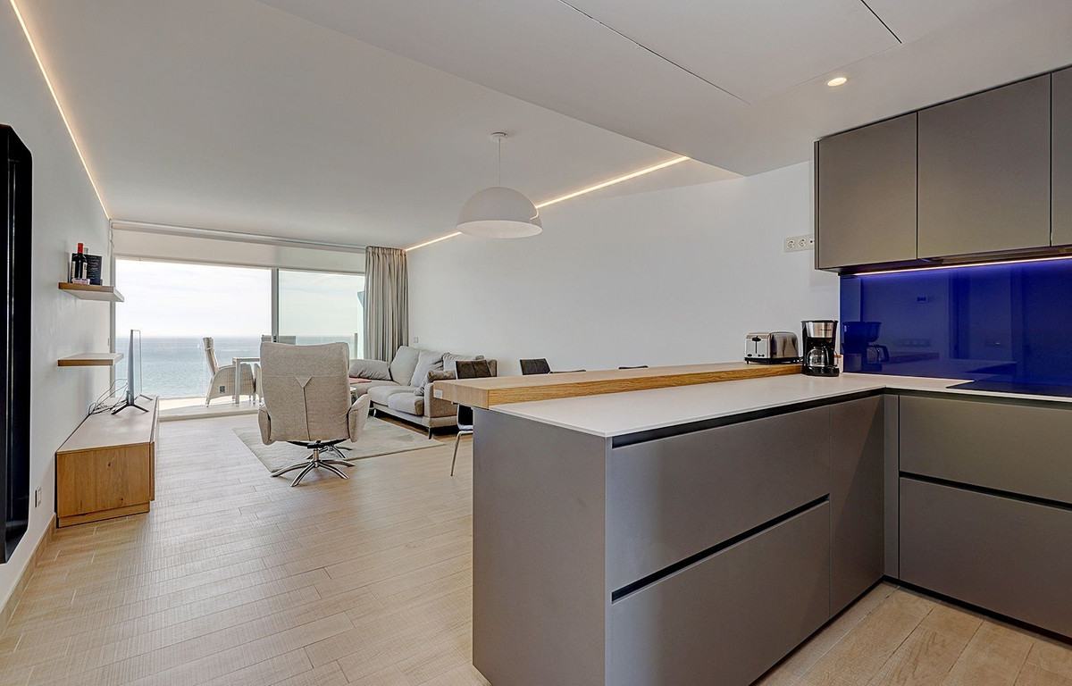 2 Bed Apartment for sale in Fuengirola Costa Del Sol, Málaga, Spain