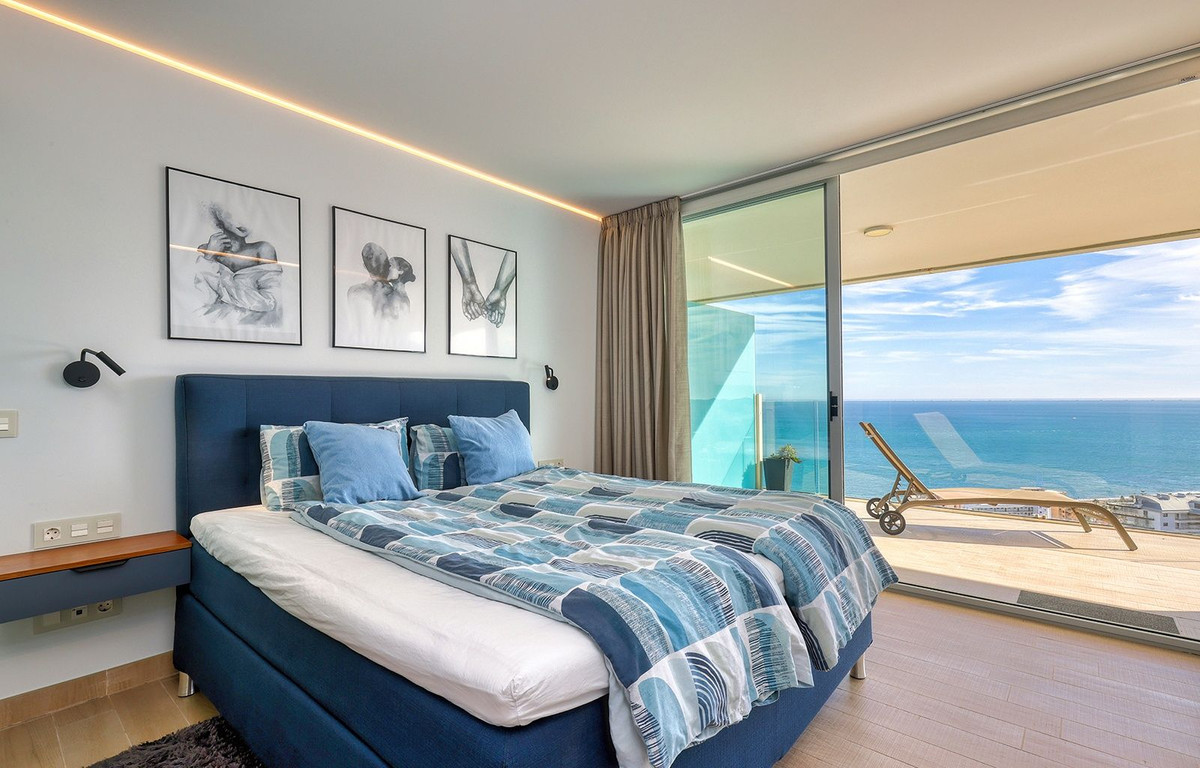 2 Bed Apartment for sale in Fuengirola Costa Del Sol, Málaga, Spain