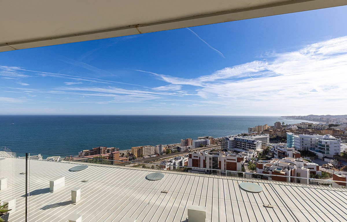 2 Bed Apartment for sale in Fuengirola Costa Del Sol, Málaga, Spain