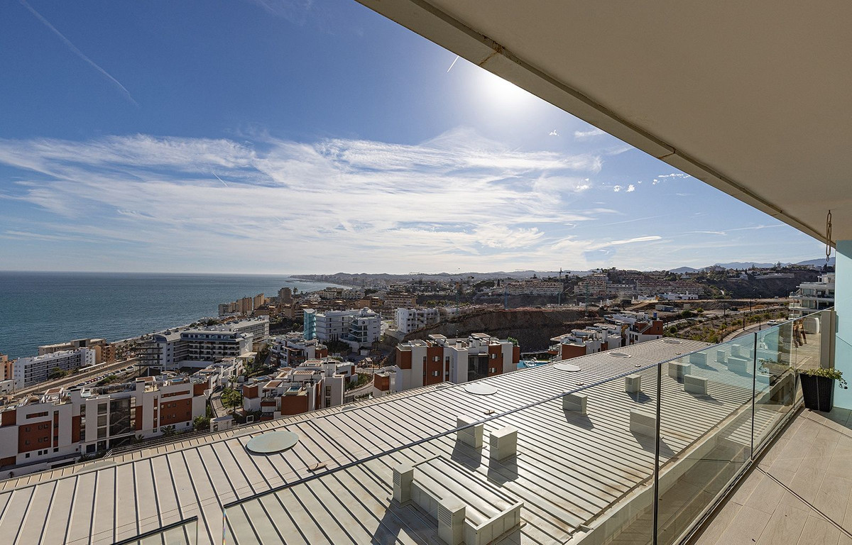 2 Bed Apartment for sale in Fuengirola Costa Del Sol, Málaga, Spain