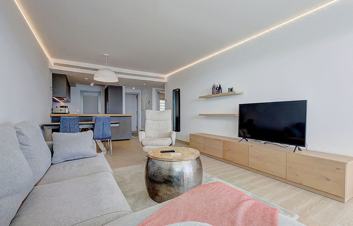 2 Bed Apartment for sale in Fuengirola Costa Del Sol, Málaga, Spain