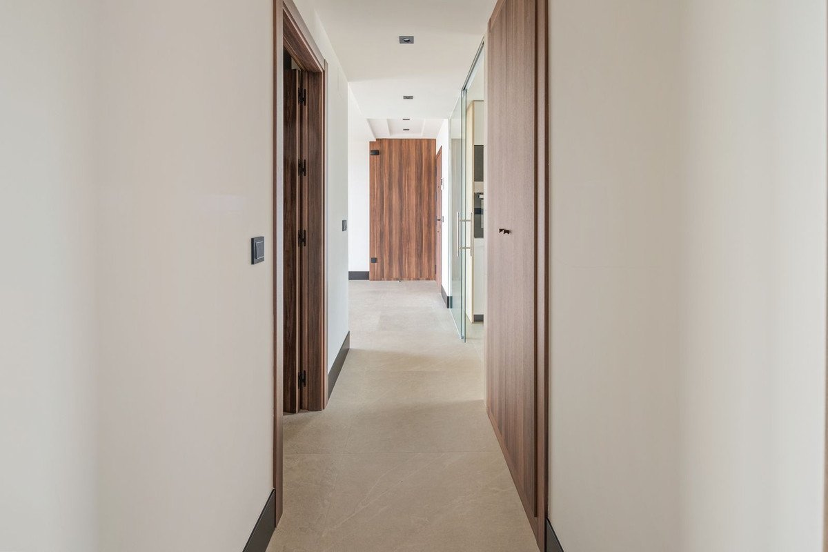 2 Bed Apartment for sale in Nueva Andalucía Costa Del Sol, Málaga, Spain