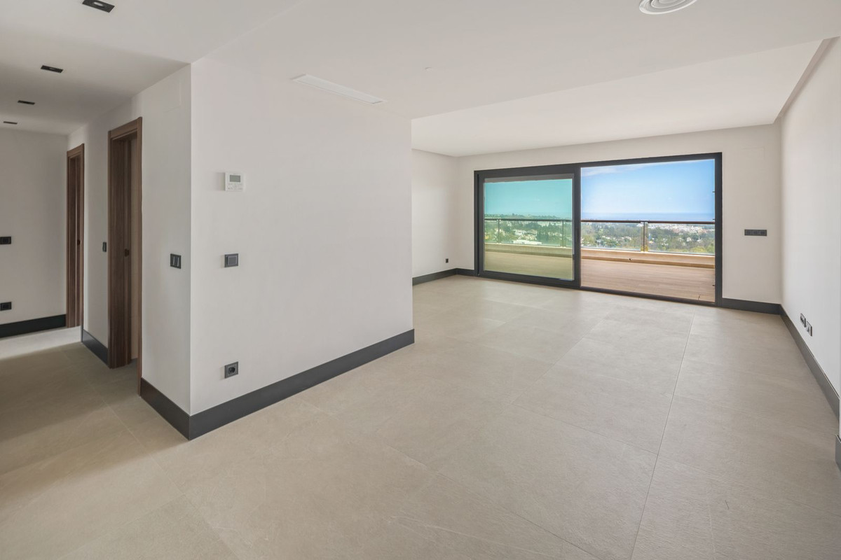 2 Bed Apartment for sale in Nueva Andalucía Costa Del Sol, Málaga, Spain