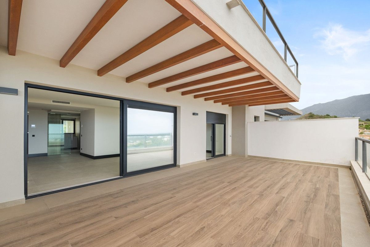 2 Bed Apartment for sale in Nueva Andalucía Costa Del Sol, Málaga, Spain