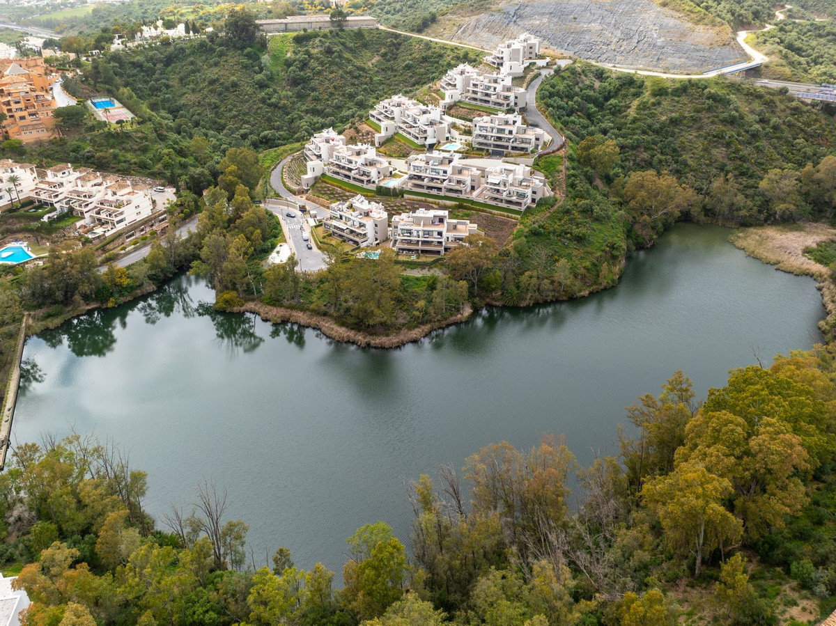 2 Bed Apartment for sale in Nueva Andalucía Costa Del Sol, Málaga, Spain