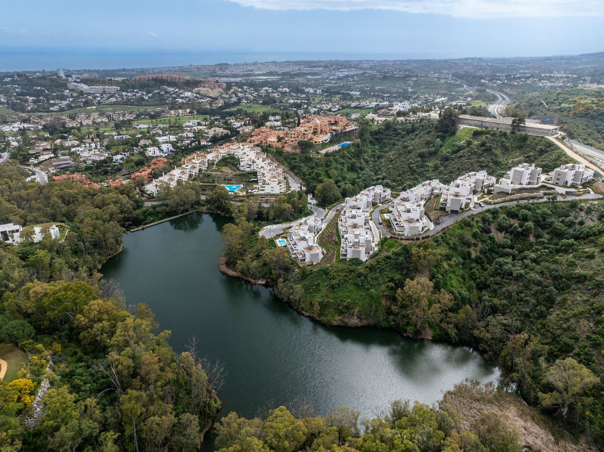 2 Bed Apartment for sale in Nueva Andalucía Costa Del Sol, Málaga, Spain