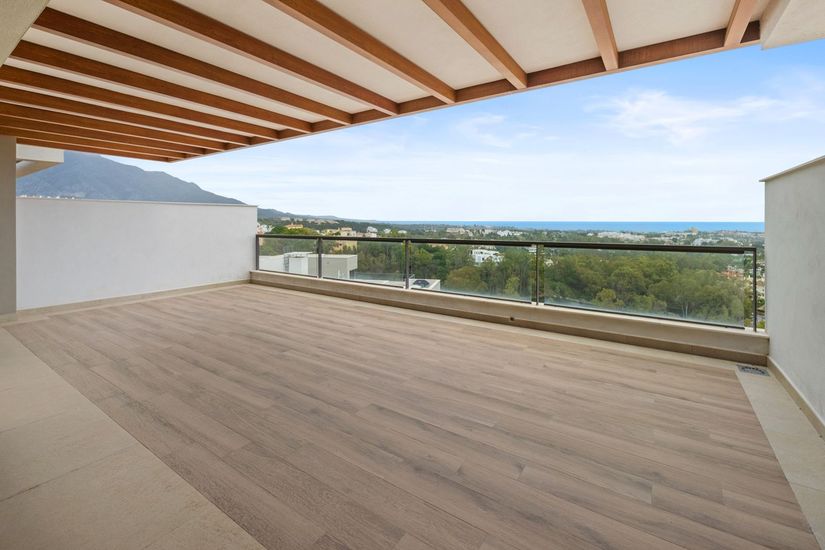 2 Bed Apartment for sale in Nueva Andalucía Costa Del Sol, Málaga, Spain