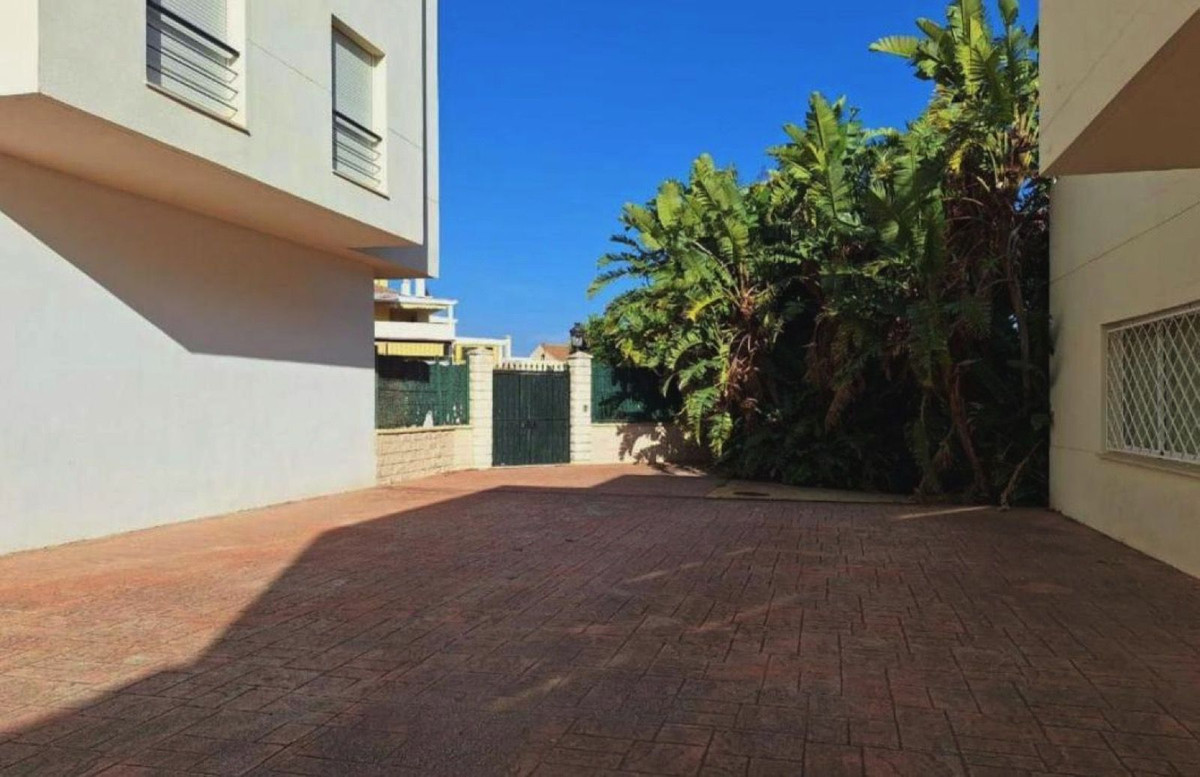 2 Bed Apartment for sale in Estepona Costa Del Sol, Málaga, Spain