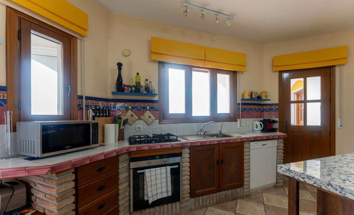 Se vende Finca - Cortijo de 4 dormitorios en Costa Del Sol, Málaga, España