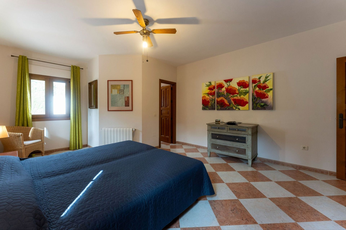 Se vende Finca - Cortijo de 4 dormitorios en Costa Del Sol, Málaga, España