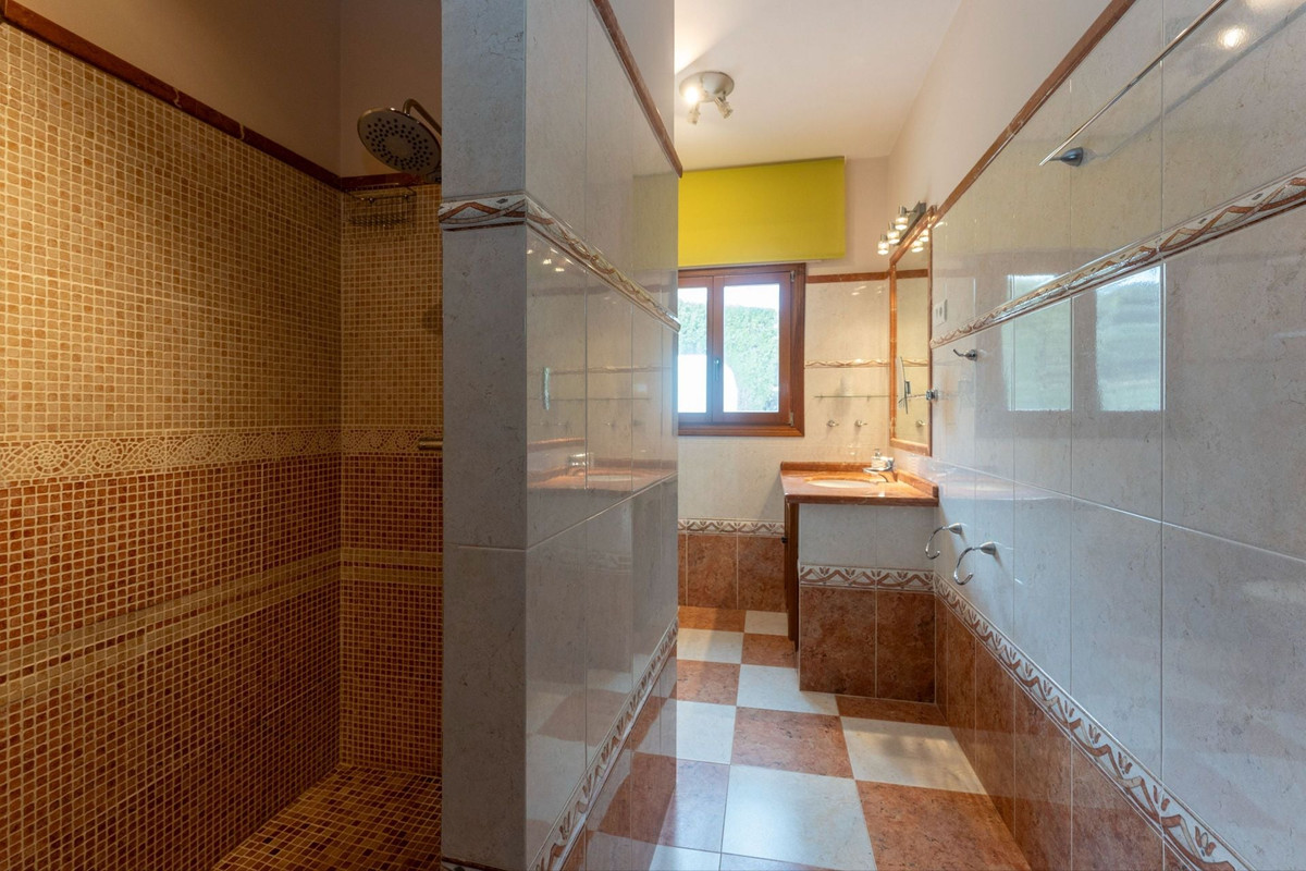 Se vende Finca - Cortijo de 4 dormitorios en Costa Del Sol, Málaga, España