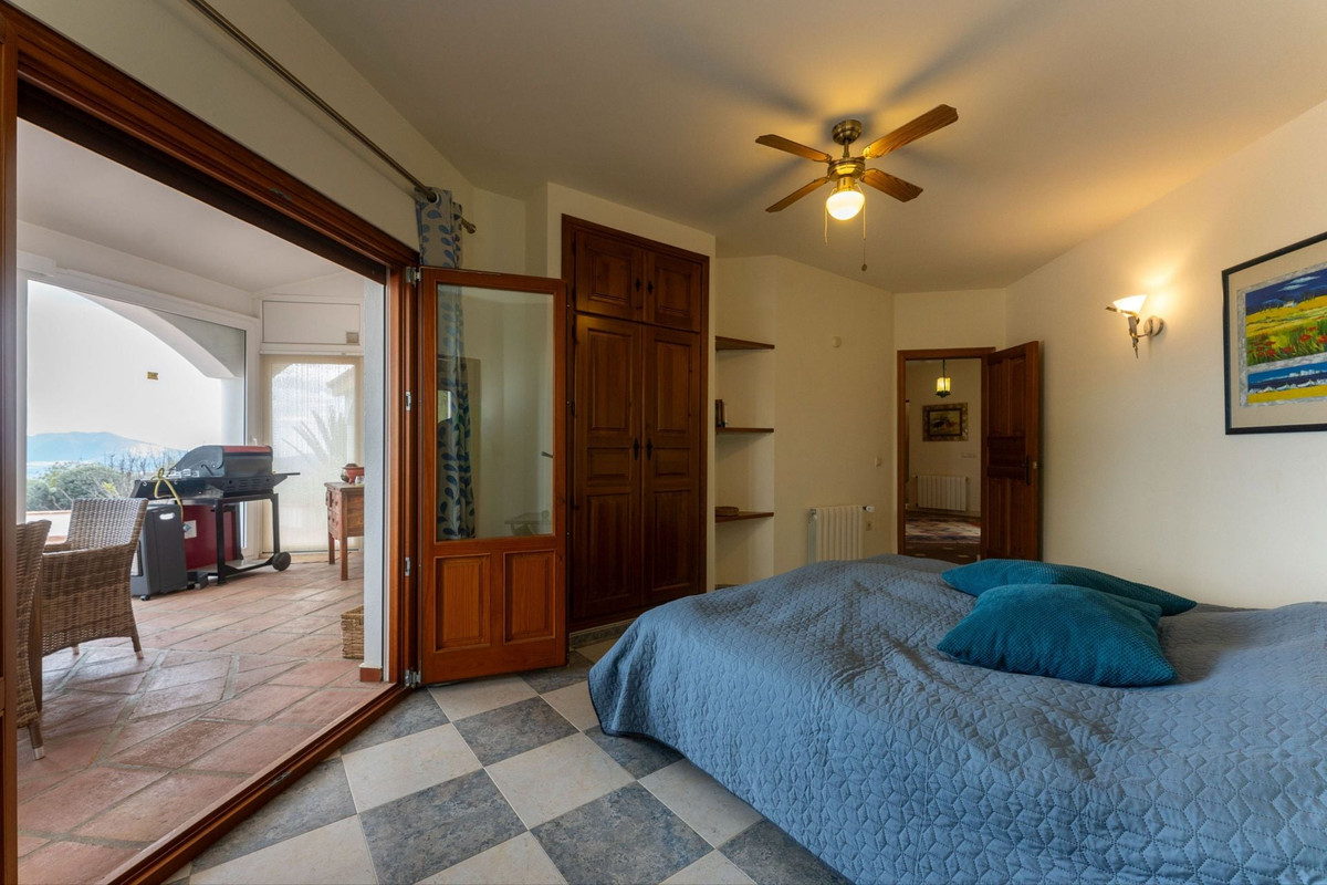 Se vende Finca - Cortijo de 4 dormitorios en Costa Del Sol, Málaga, España