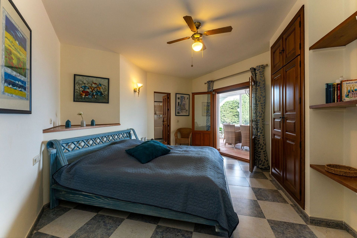Se vende Finca - Cortijo de 4 dormitorios en Costa Del Sol, Málaga, España