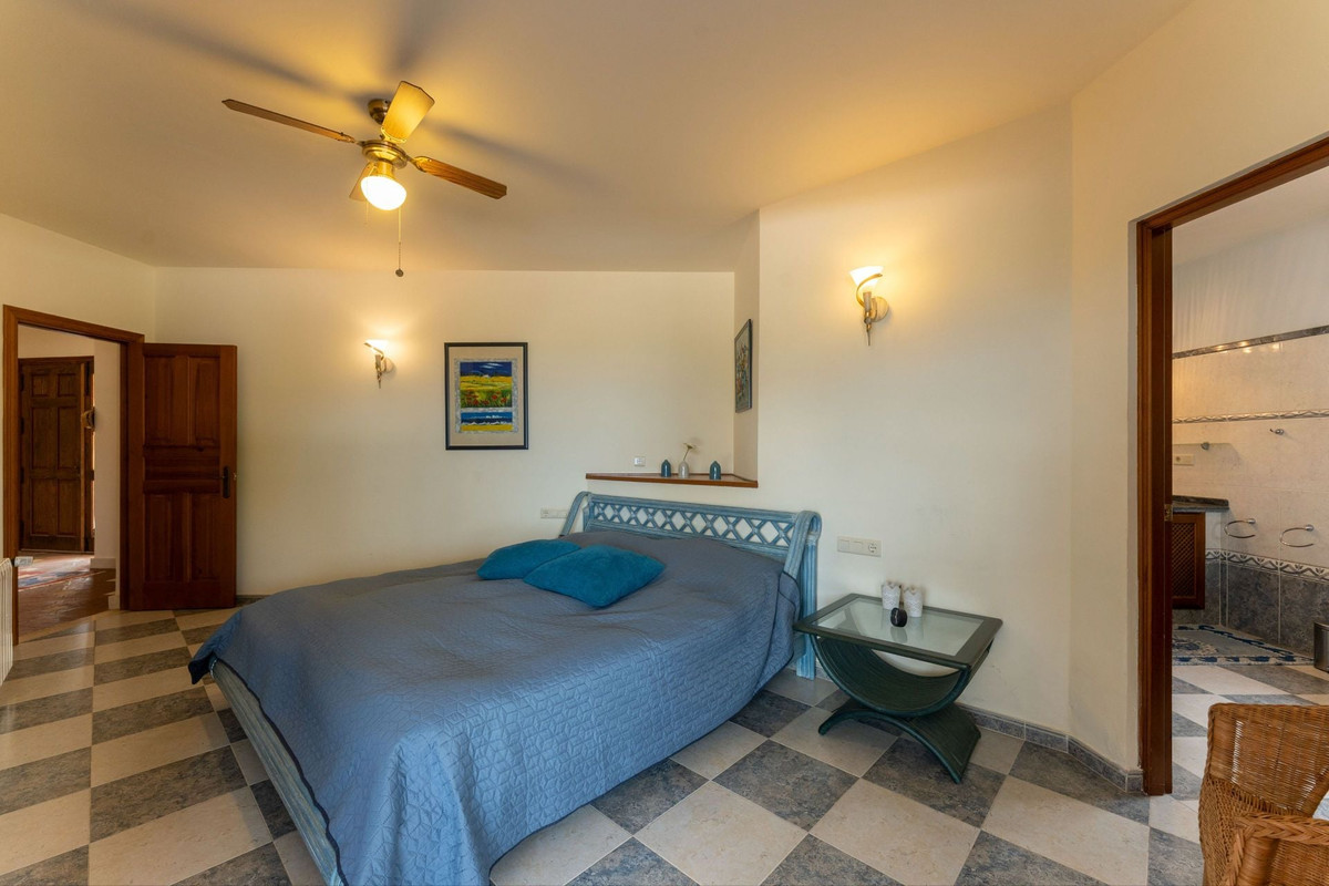 Se vende Finca - Cortijo de 4 dormitorios en Costa Del Sol, Málaga, España