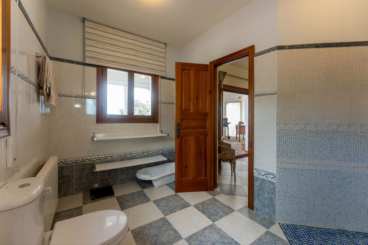 Se vende Finca - Cortijo de 4 dormitorios en Costa Del Sol, Málaga, España