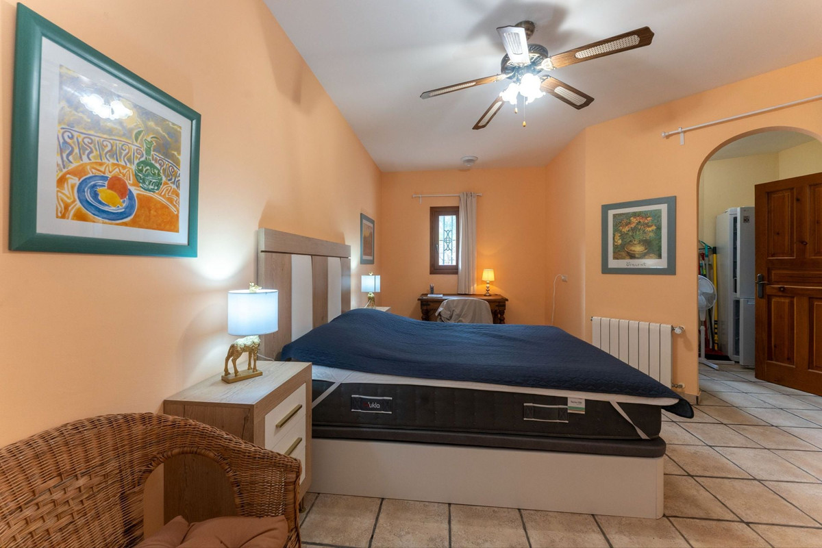 Se vende Finca - Cortijo de 4 dormitorios en Costa Del Sol, Málaga, España