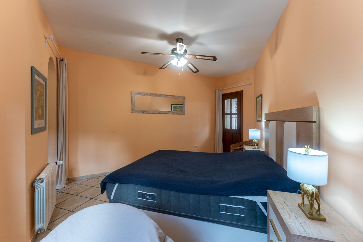 Se vende Finca - Cortijo de 4 dormitorios en Costa Del Sol, Málaga, España