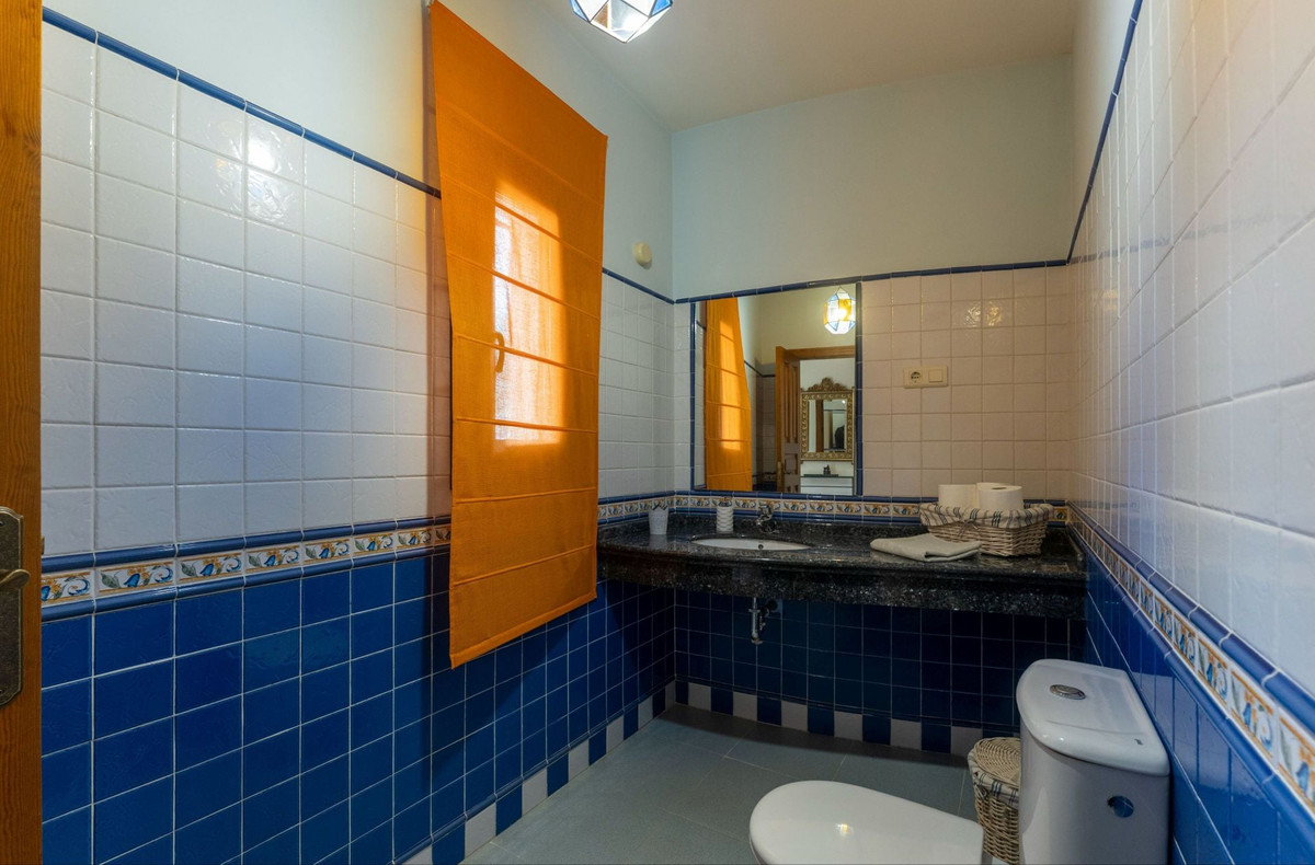 Se vende Finca - Cortijo de 4 dormitorios en Costa Del Sol, Málaga, España