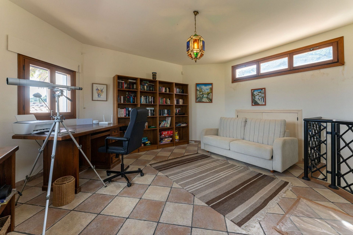 Se vende Finca - Cortijo de 4 dormitorios en Costa Del Sol, Málaga, España