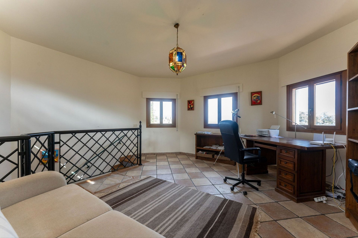 Se vende Finca - Cortijo de 4 dormitorios en Costa Del Sol, Málaga, España