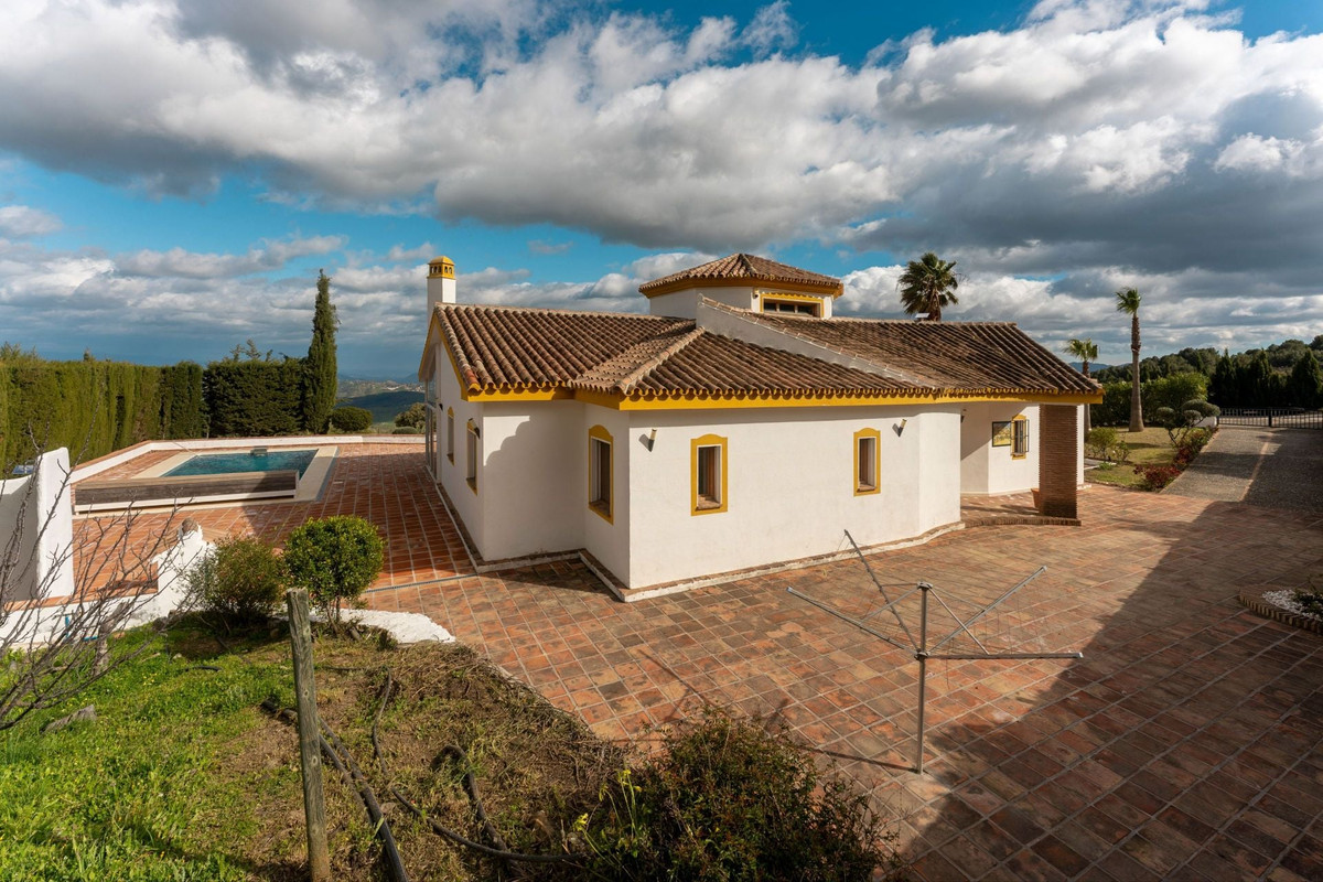 Se vende Finca - Cortijo de 4 dormitorios en Costa Del Sol, Málaga, España