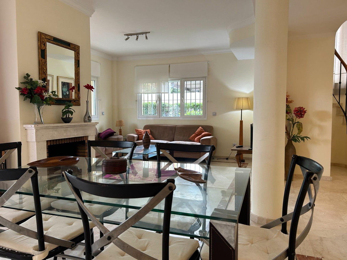 Se vende Adosada de 3 dormitorios en Costa Del Sol, Cadiz, España