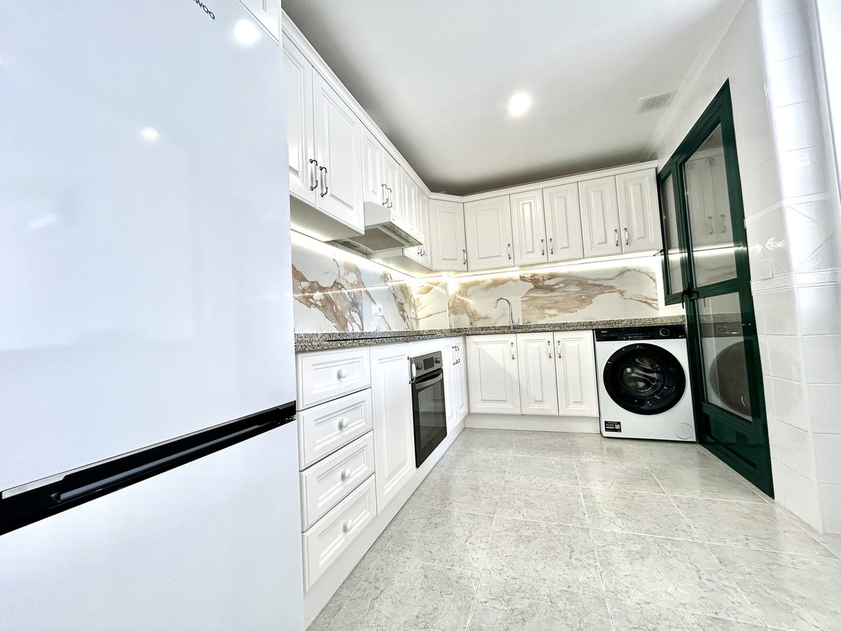 2 Bed Apartment for sale in Villamartin Costa Blanca, Alicante, Spain